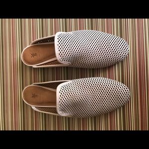 FRYE Gwen Perf Slide - Blush